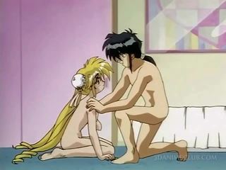 Animen blondin seductress fångad naken i säng