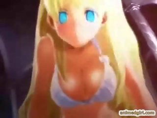 3d hentaï soubrette avec grand seins poking par transexuelle l'anime